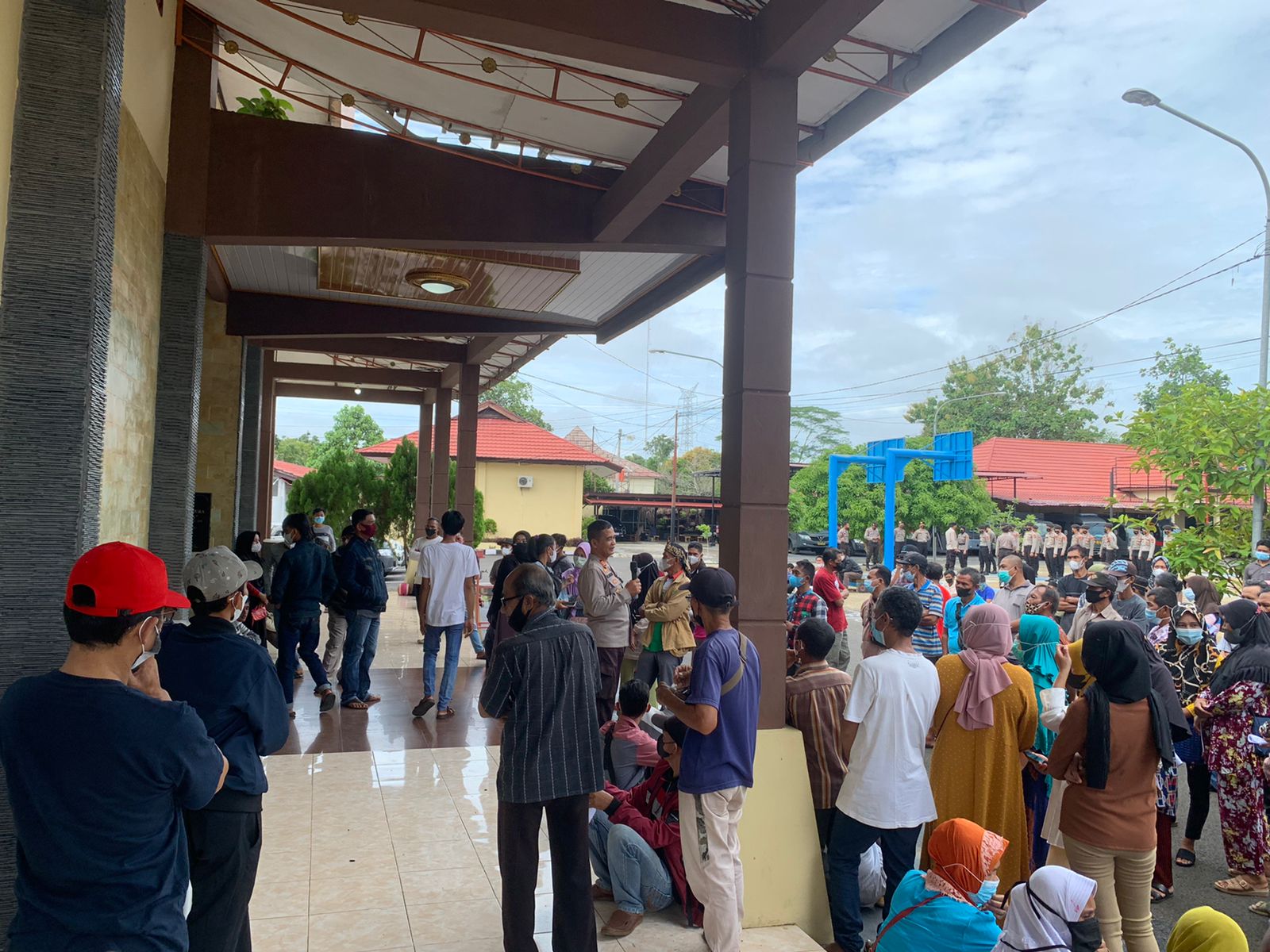 Polres Musi Rawas Salurkan Bantuan BTPKLWN2 BLT-MIGOR Tahun 2022