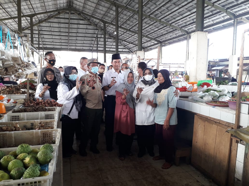 Wabub Musi Rawas Hj.Suwarti, Sidak Pasar Jelang Hari Raya Idul Fitri
