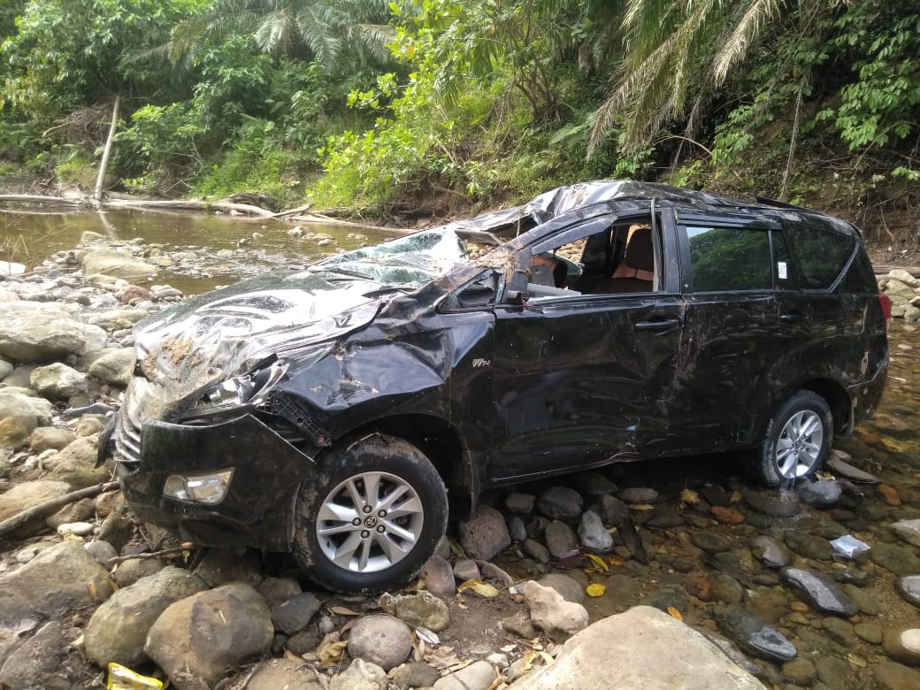 Kondisi Mobnas Terjun Ke Jurang