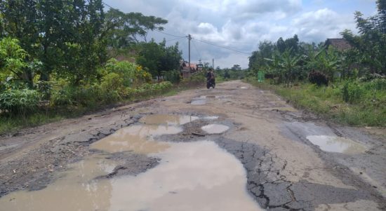 Jalan Rusak Di Musi Rawas