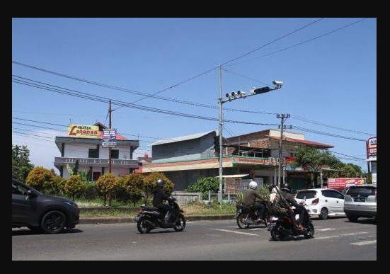 Perekaman kamera ETLE yang terpasang di tarfik light jalan Adam Malik Kota Bengkulu