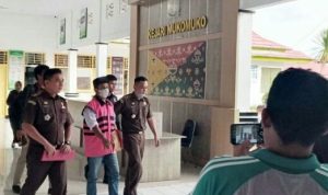 Mantan Kades Pasar Ipuh Ditahan Kejari Mukomuko