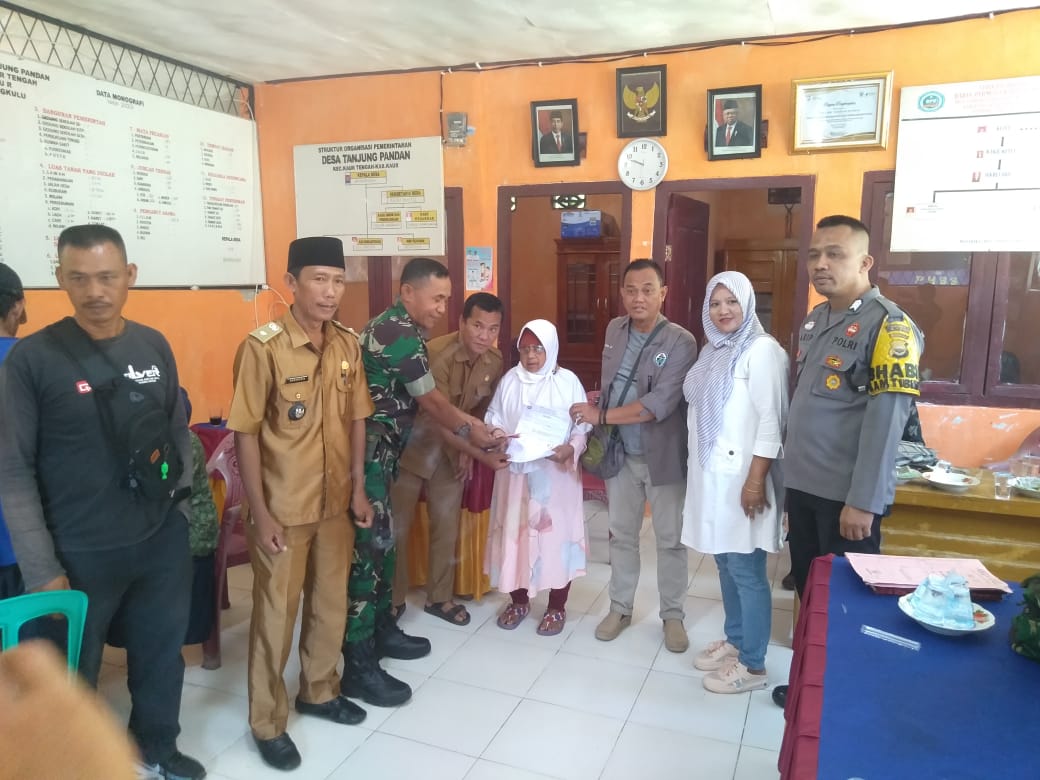 Menjelang Hari Raya Idul ADHA Pemdes Tanjung Pandan Bagikan BLT-DD
