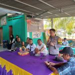 Bhabinkamtibmas Dukung Ketahanan Pangan dengan Hadiri Pembagian Beras di desa Puding