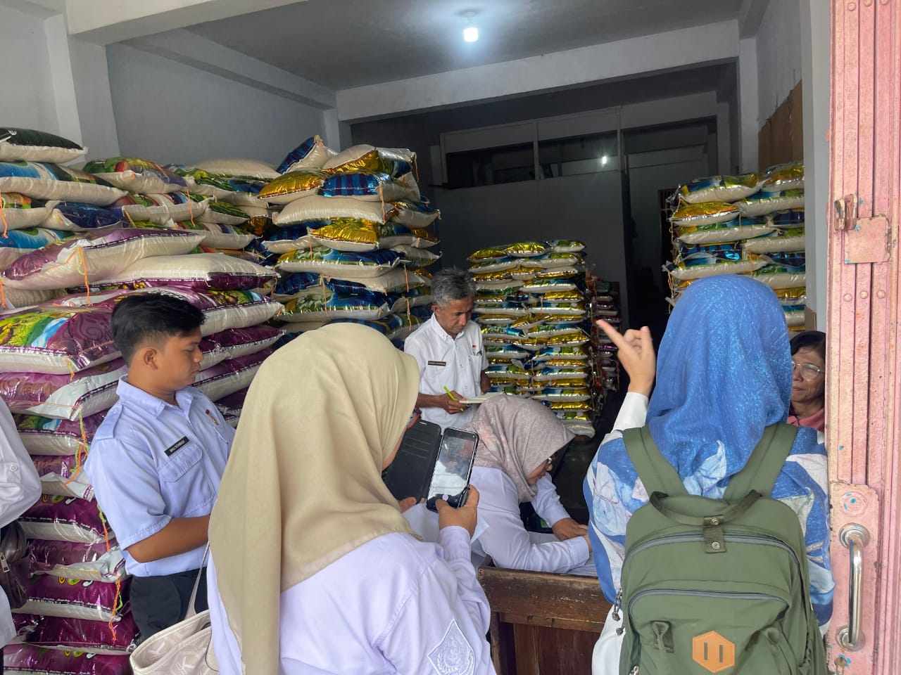 eb33050c-85cc-414e-a2b9-7ac0bedefbd3